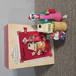 Hallmark Keepsake Maxine "Crabby Mall-Idays" Talking Ornament